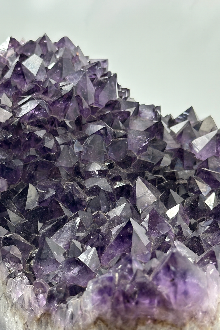 Unikat Amethyst Druse – Zeitlose Eleganz aus purer Natur