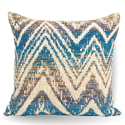 kissen mit chevron muster in blau braun ton